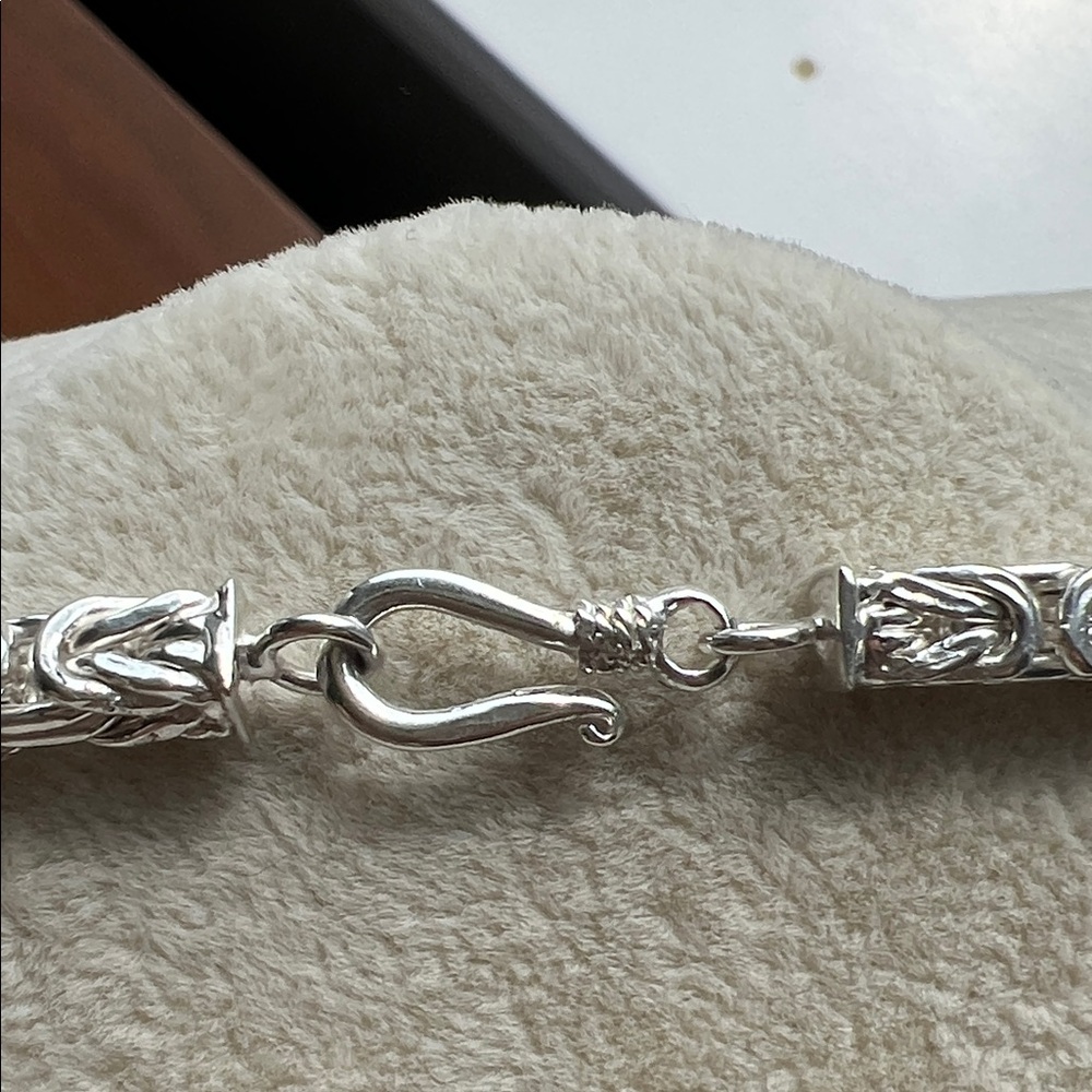 Elegant Sterling Silver Byzantine necklace. - Picture 3 of 5